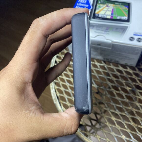 Garmin nuvi 1450LMT 5-Inch Portable GPS Navigator with Lifetime Map & Traffic - Picture 8 of 9